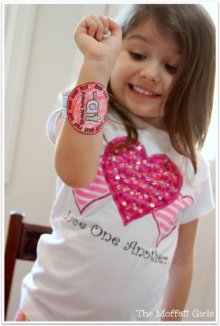 CVC Word Family Watches are a FUN and effective way to introduce, practice and reinforce simple CVC word families for Preschool, Kindergarten and 1st Grade!