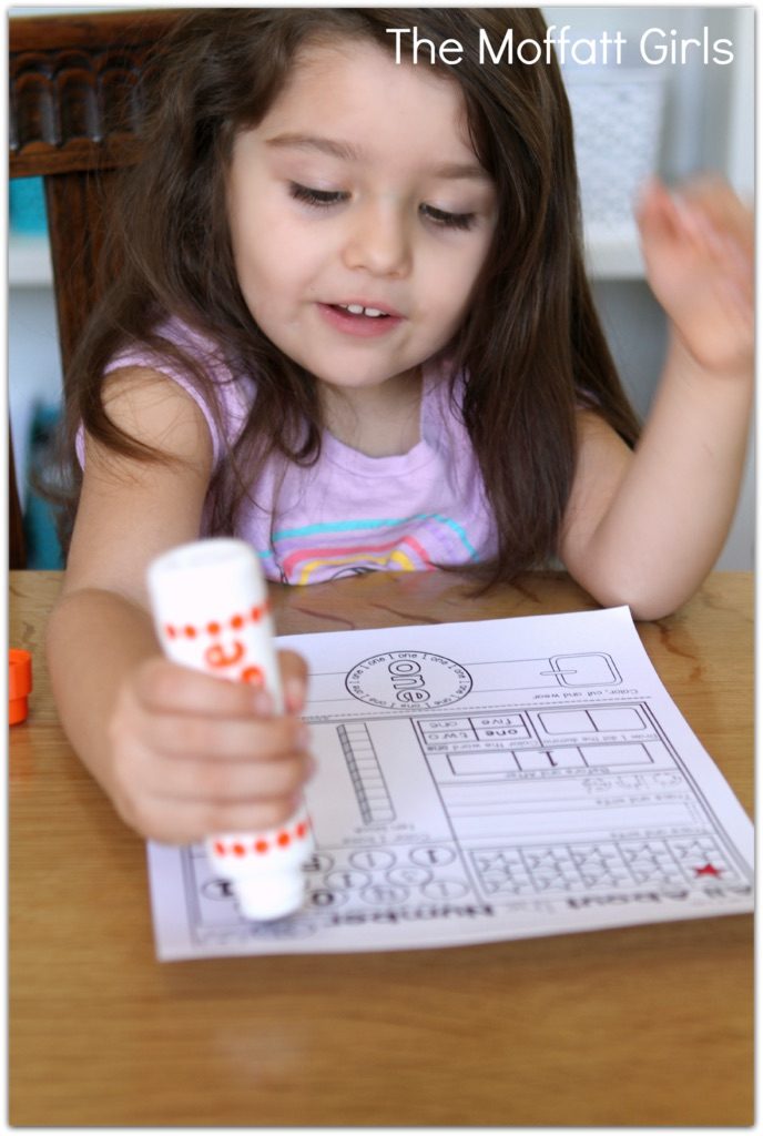 The Numbers 1-20 NO PREP Packet is geared toward Pre-K, Kindergarten and 1st Grade students to identify numbers in a variety of ways while developing number sense, includes Number Word Watches!