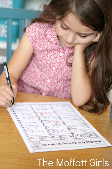 Digraphs can be tricky for struggling readers, and it's important for readers to learn how to identify digraphs early on. These activities cover both beginning and ending digraphs!