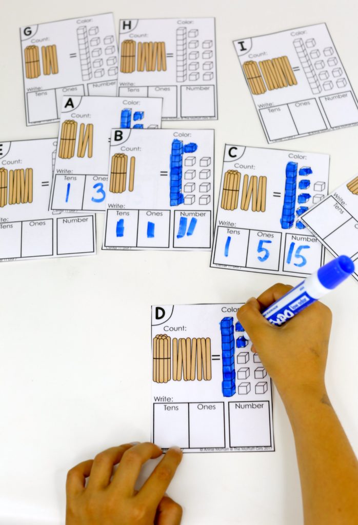Fun place value math center to teach tens and ones! Teach base ten math with these hands-on math centers for Kindergarten!